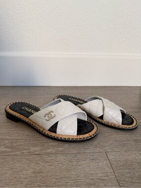 CHANEL White Quilted Lambskin Chain Mules Slides CC Logo